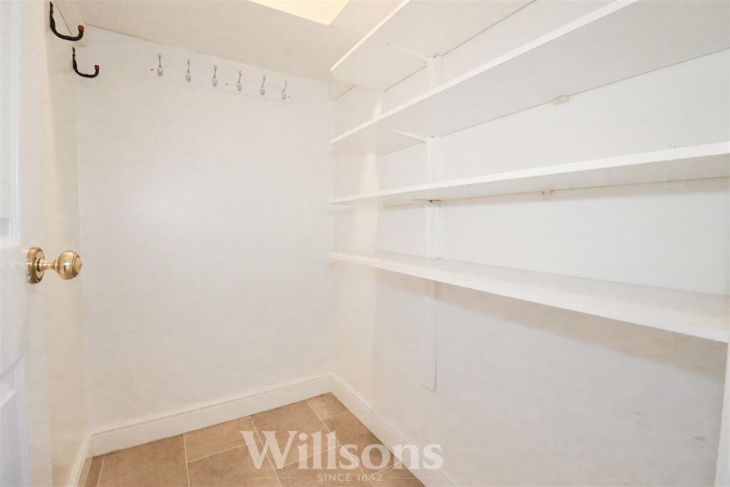 Cloakroom / Pantry