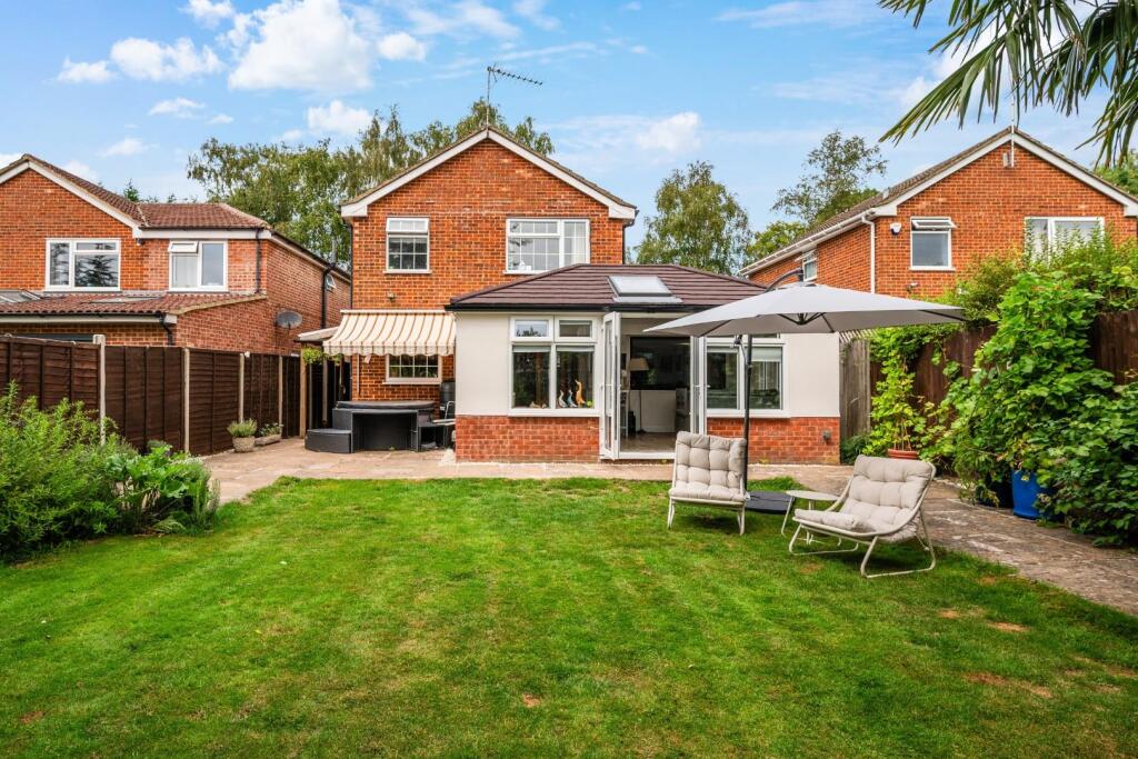 FLEETWOOD CLOSE (19).jpg