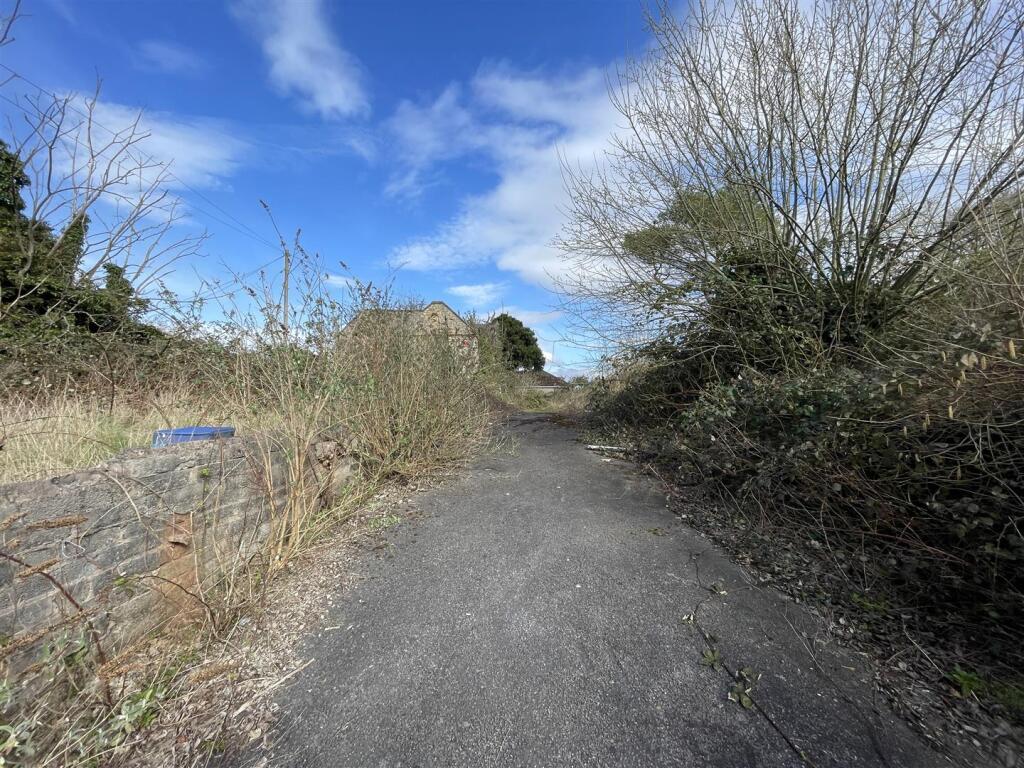 17 Station Road, Midsomer Norton, BA3 2AZ Freehold