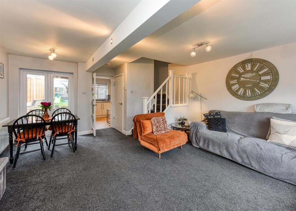 41 Millfields Way-Living Room (2).jpg