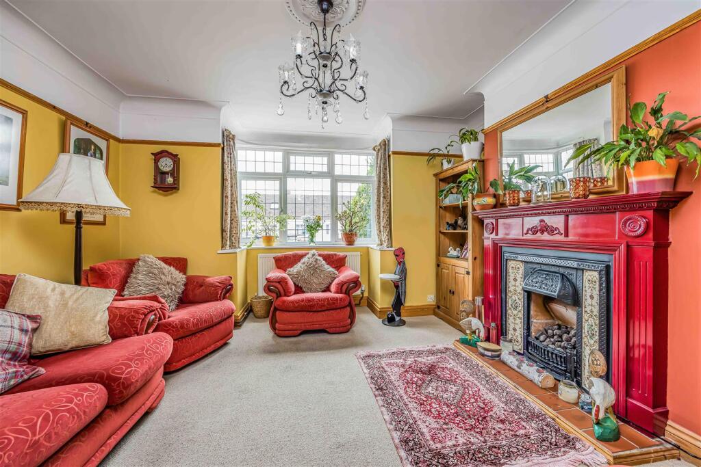 59 Woodfield Avenue, Drayton-Small-PorticoMarketin