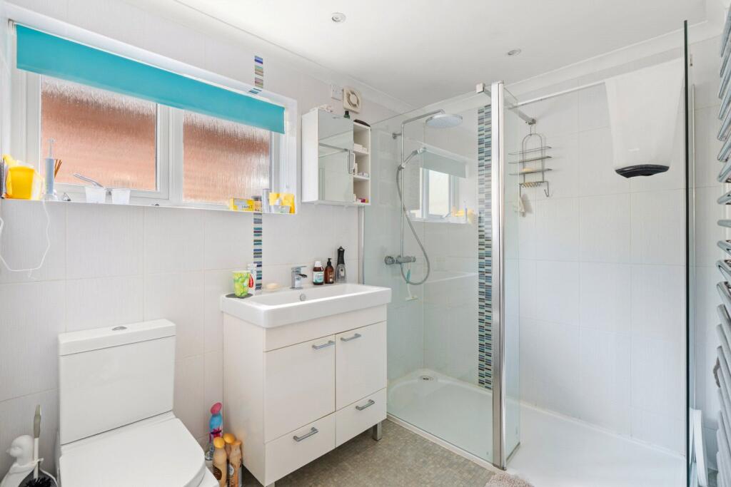 Gf Shower Room
