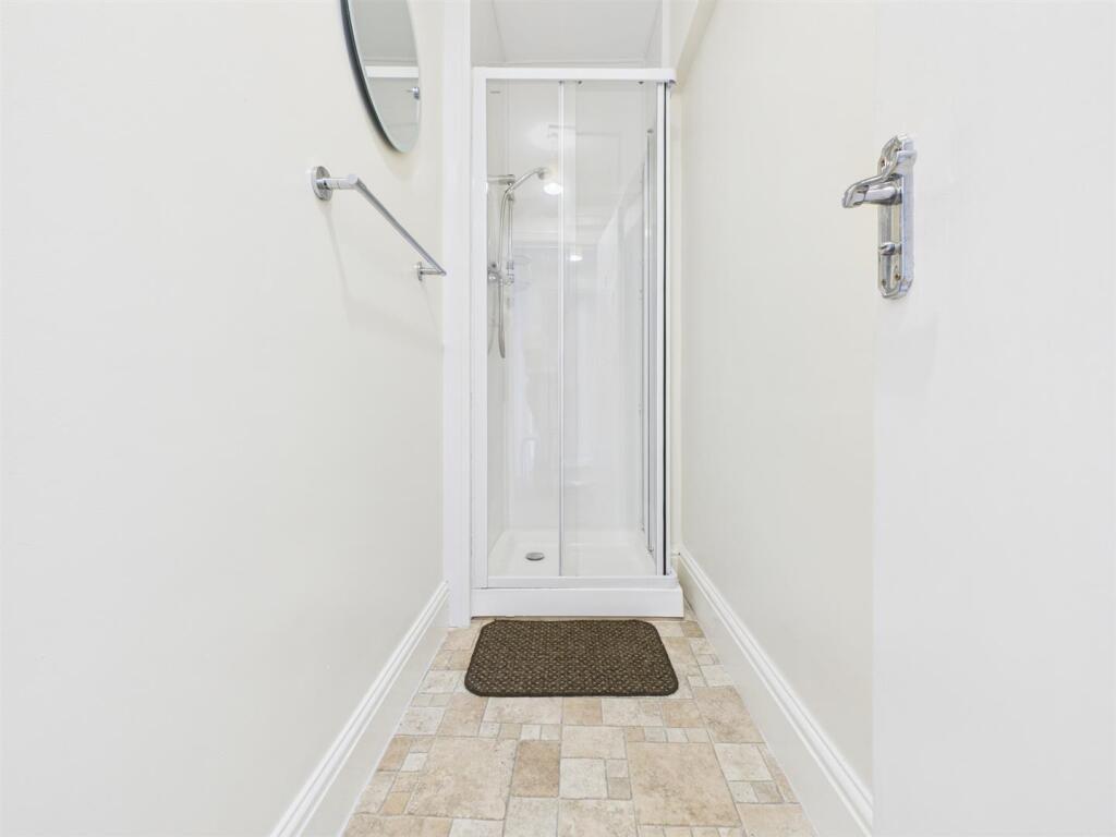 Shower room: