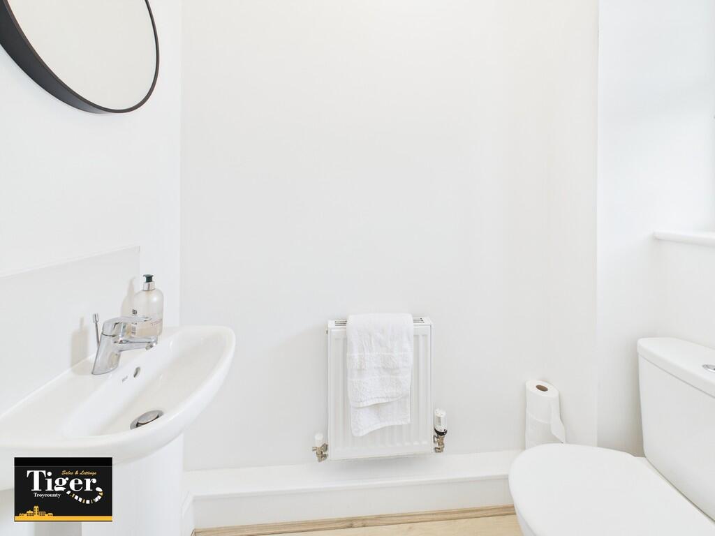 CAM02176G0-PR0525...