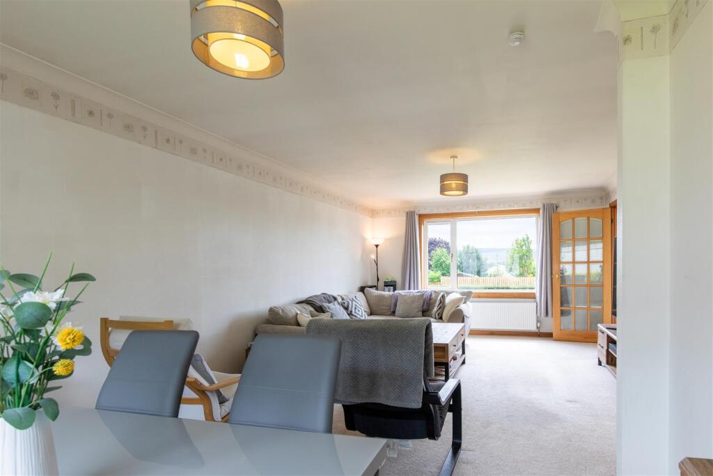 5 Castle Way Glencarse, Perth-10.jpg