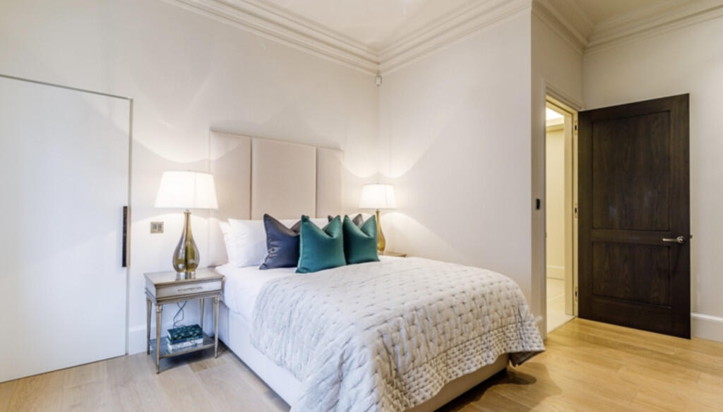 Screenshot 2025-1...