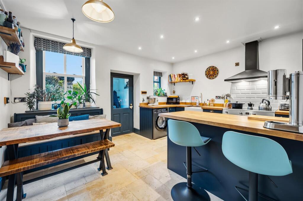 Saxton Mee 11 Hope Road 0043.jpg