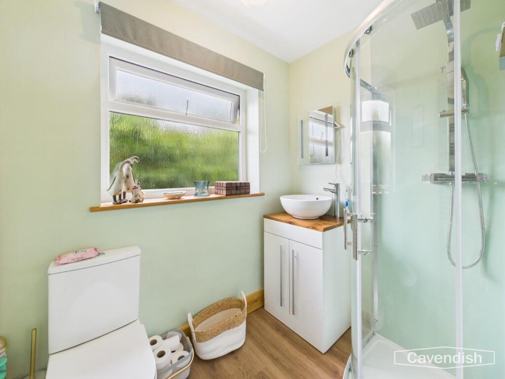 BATHROOM 2
