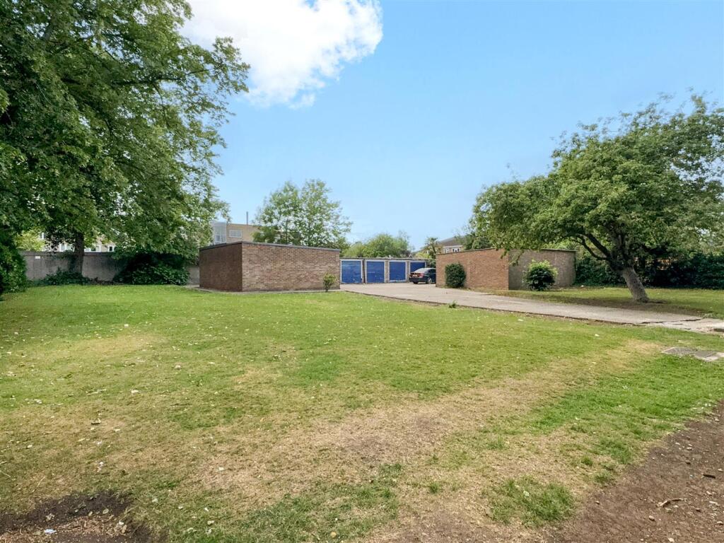 1 Bedford Court, Harrowdene Road - e16PMaRChyYn4DP