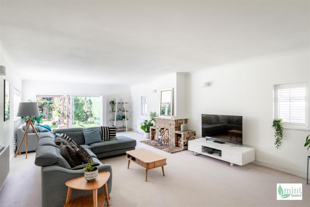 Watermark - 70 Bousley Rise-38.jpg