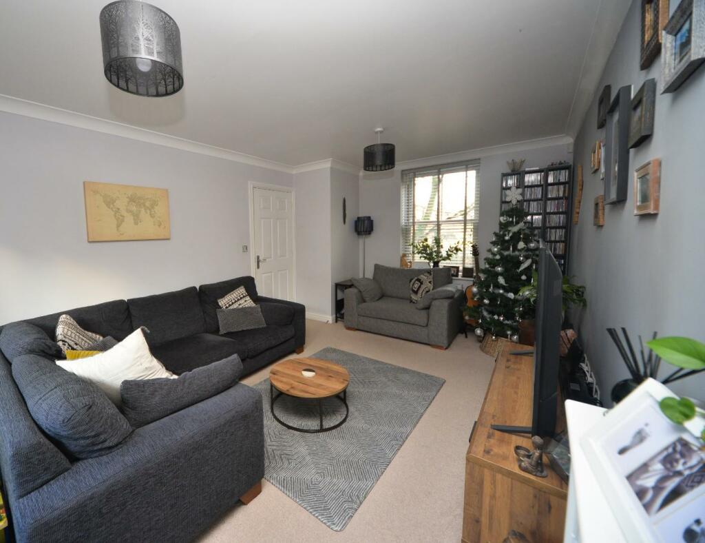 Lounge 2.jpg
