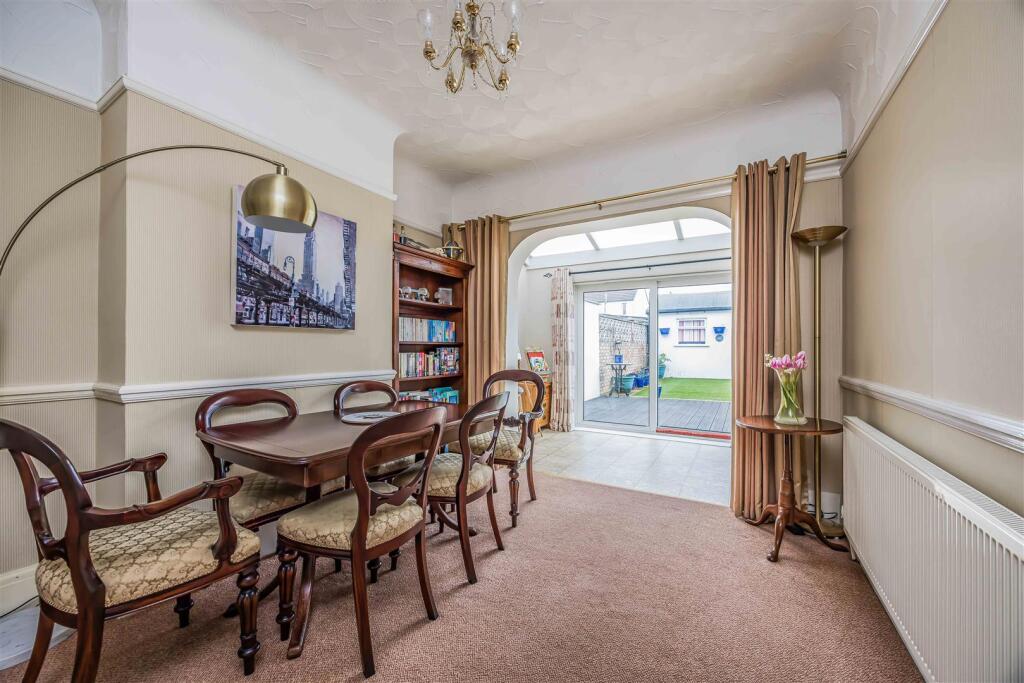 2A Wesley Grove, Copnor-Small-PorticoMarketing-Sol