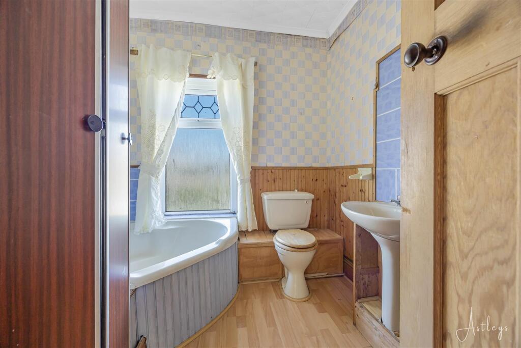 Bathroom/w.c.
