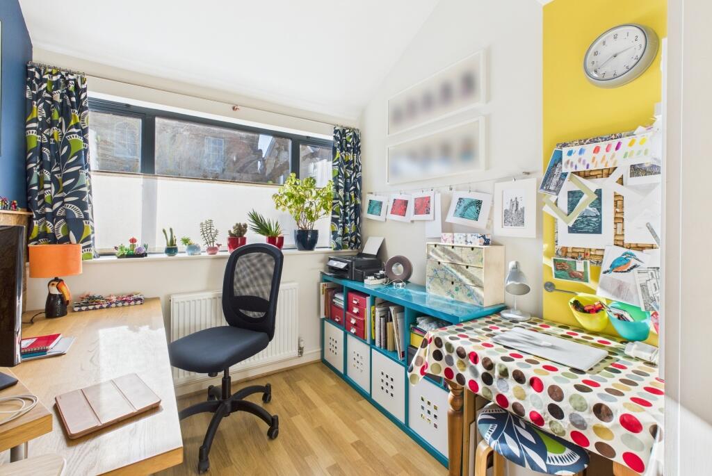 CAM02519G0-PR0230-STILL004