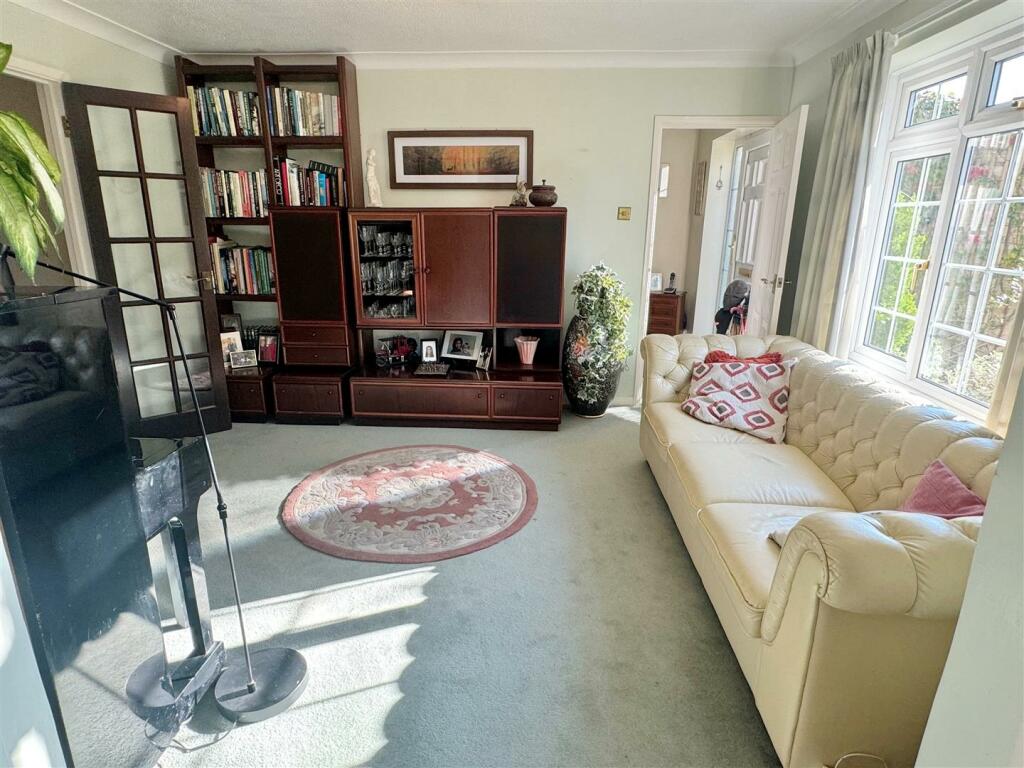 Family Room 2.JPG