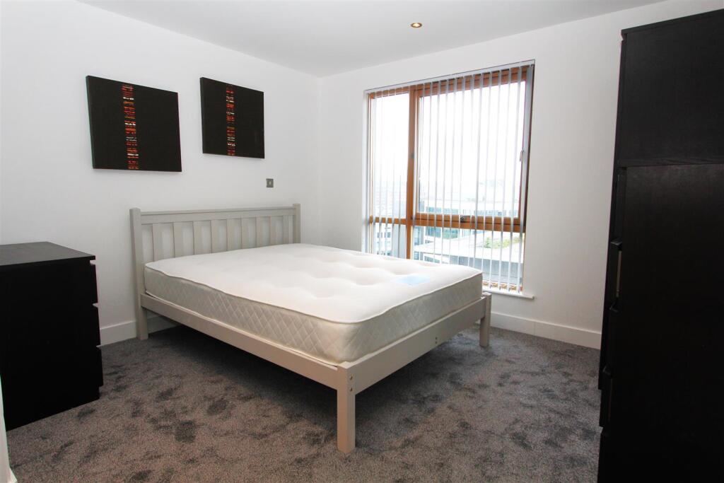 Bedroom 1.JPG