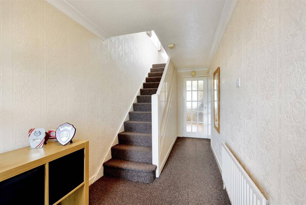 Hallway_2.jpeg