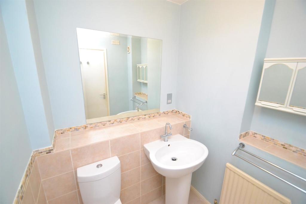 Family Shower Room.JPG