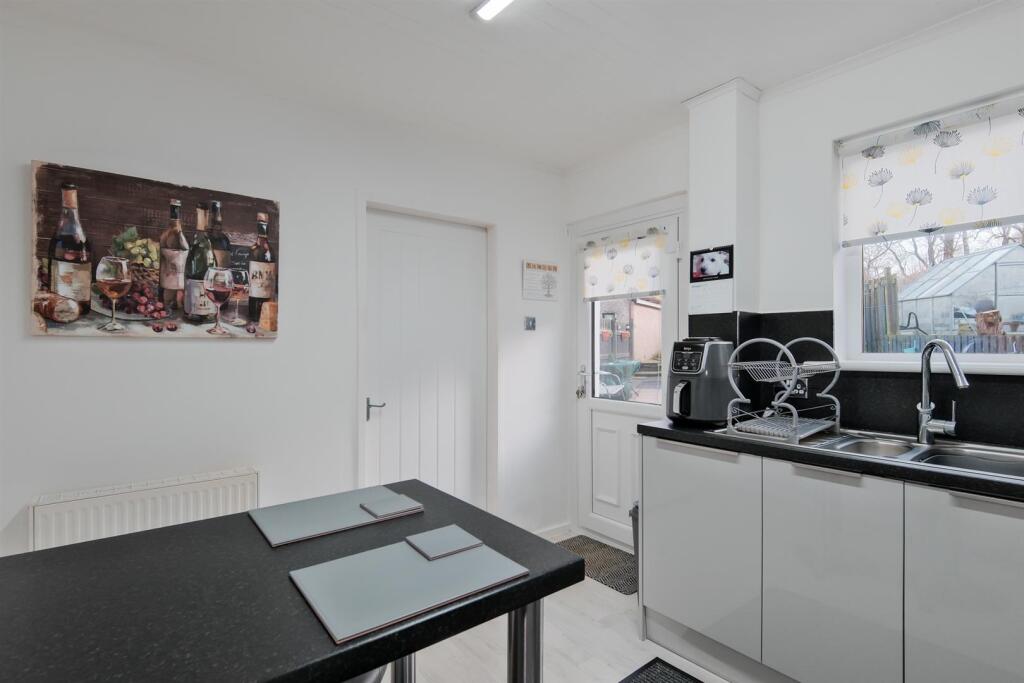 009-282 North Dryburgh Road, Wishaw.jpg