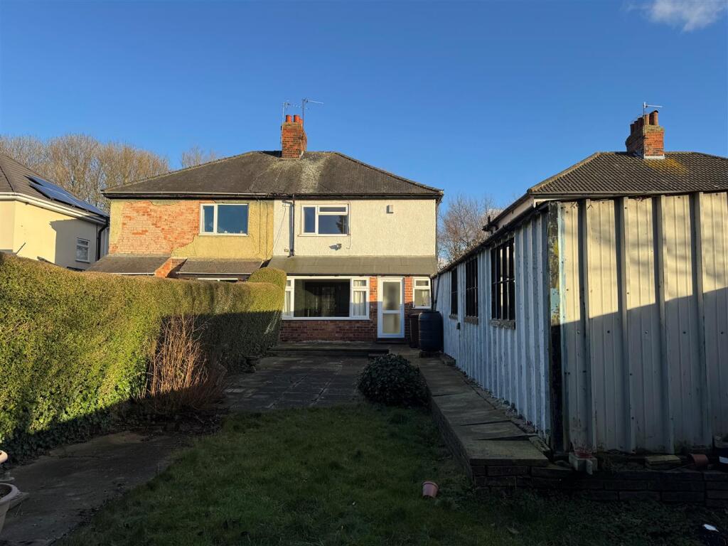 88 anlaby road garden 1.jpg