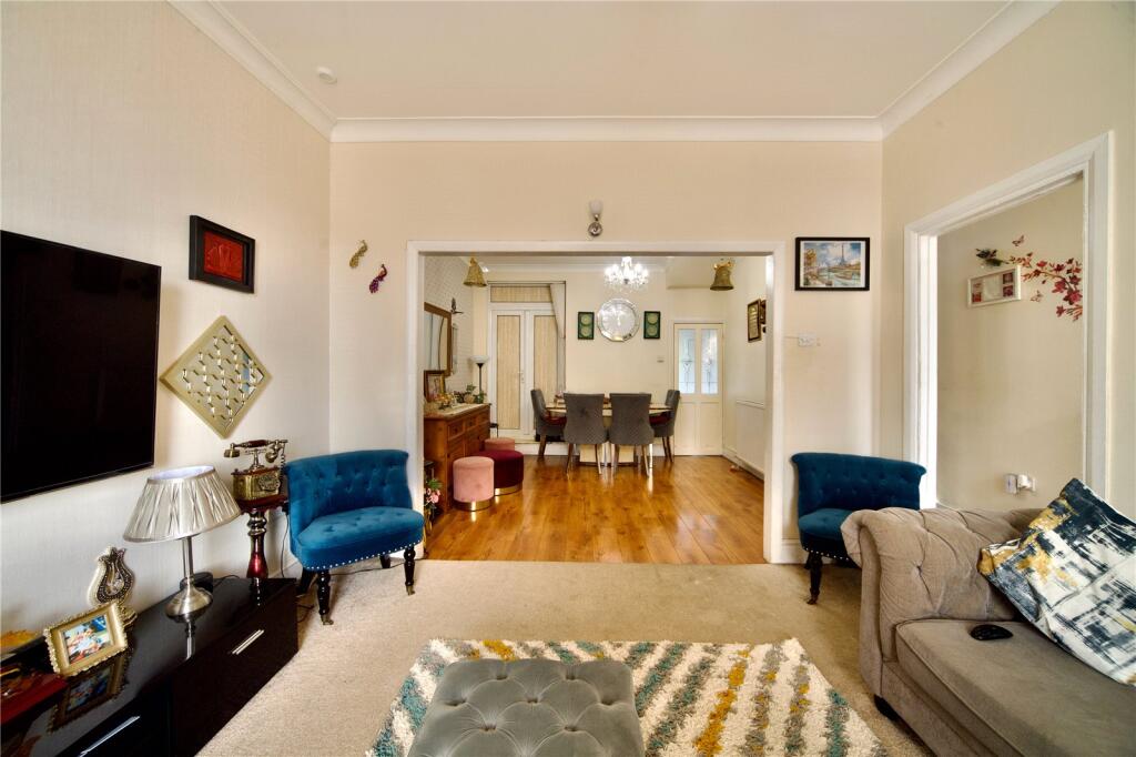 Through Lounge Rear