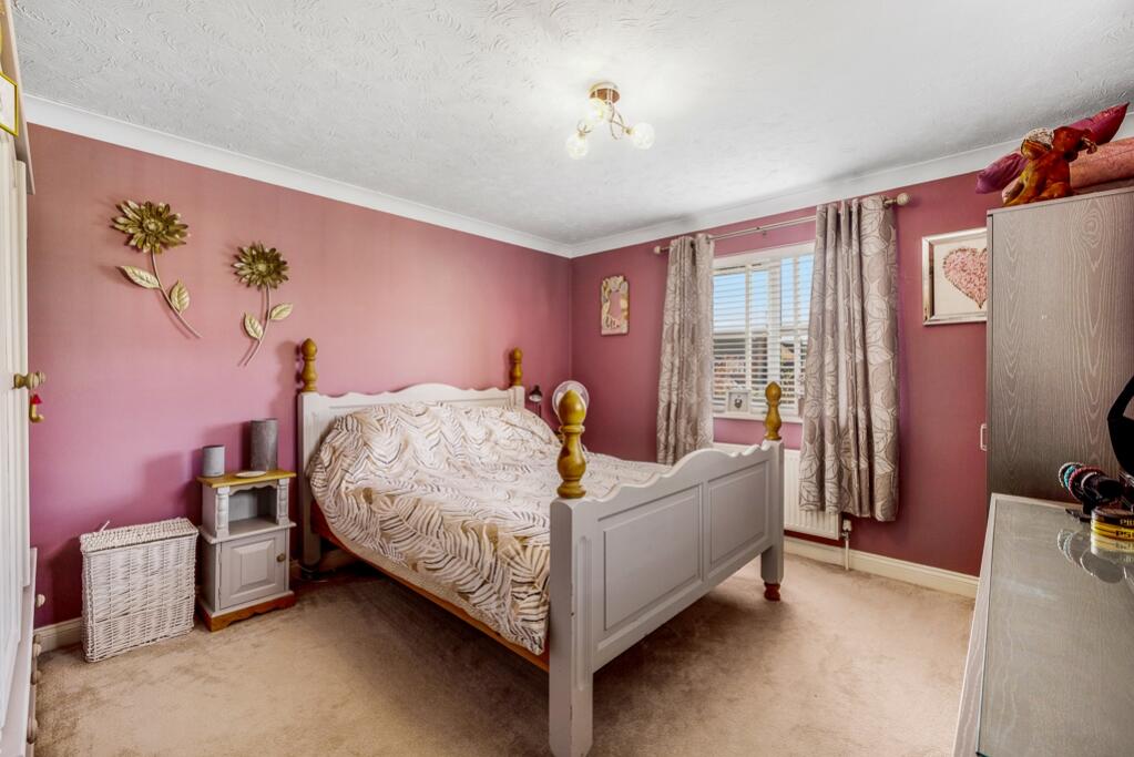 5 Richard Busby Way (Lutton)-30