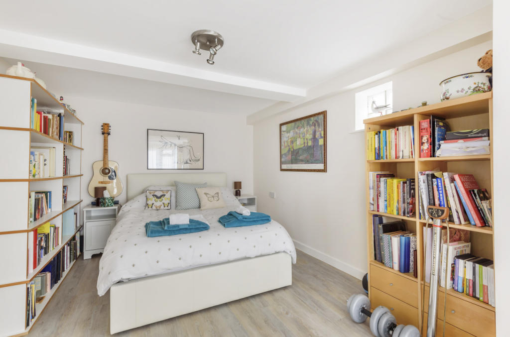 Bedroom 2 (Annexe)