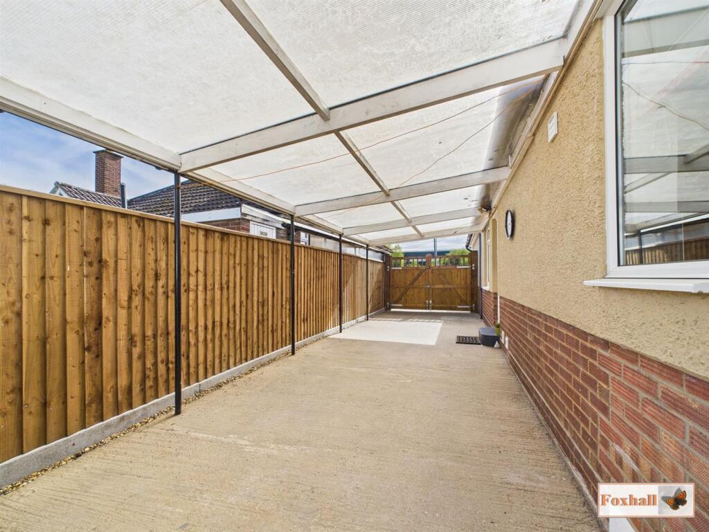 Side Driveway/Carport