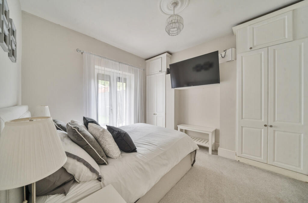 1309838-20-685d13...