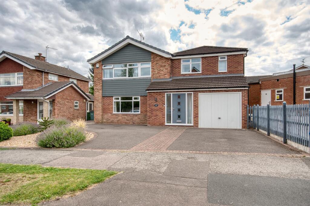 Front of the home.jpg