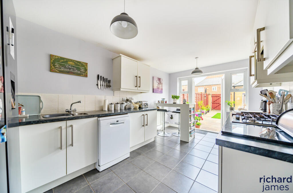 fb47d8e2d5c44a30a6c84249ee8574e6