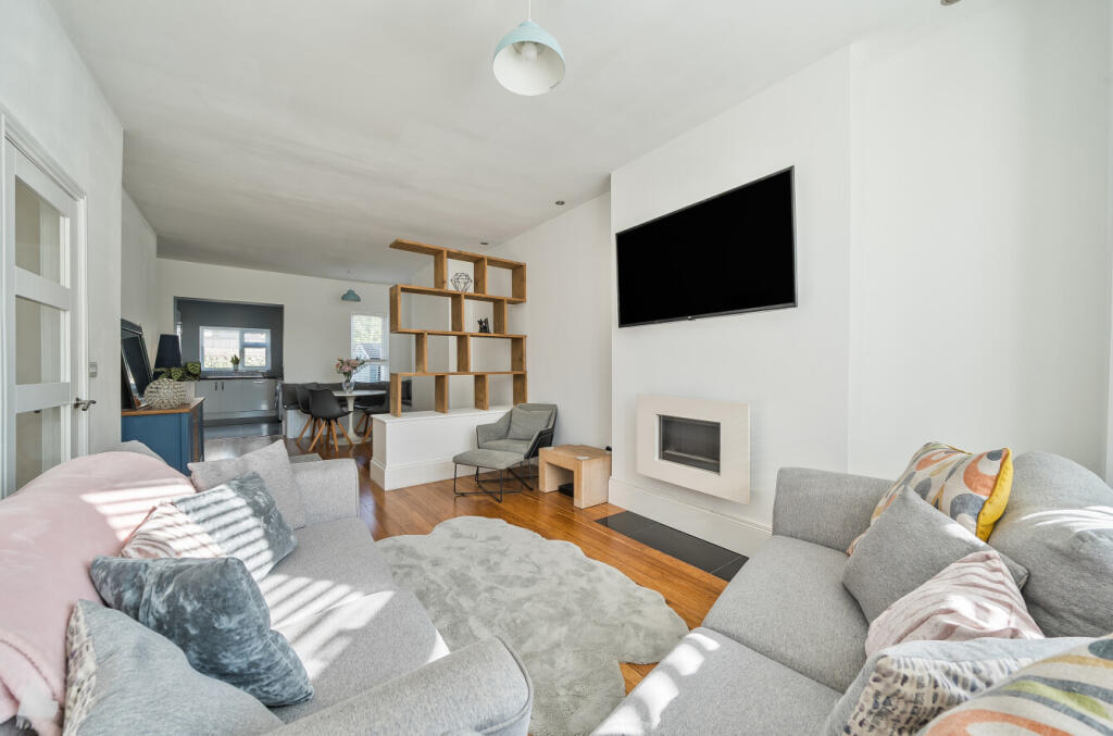 1369239-8-68f0fa0...