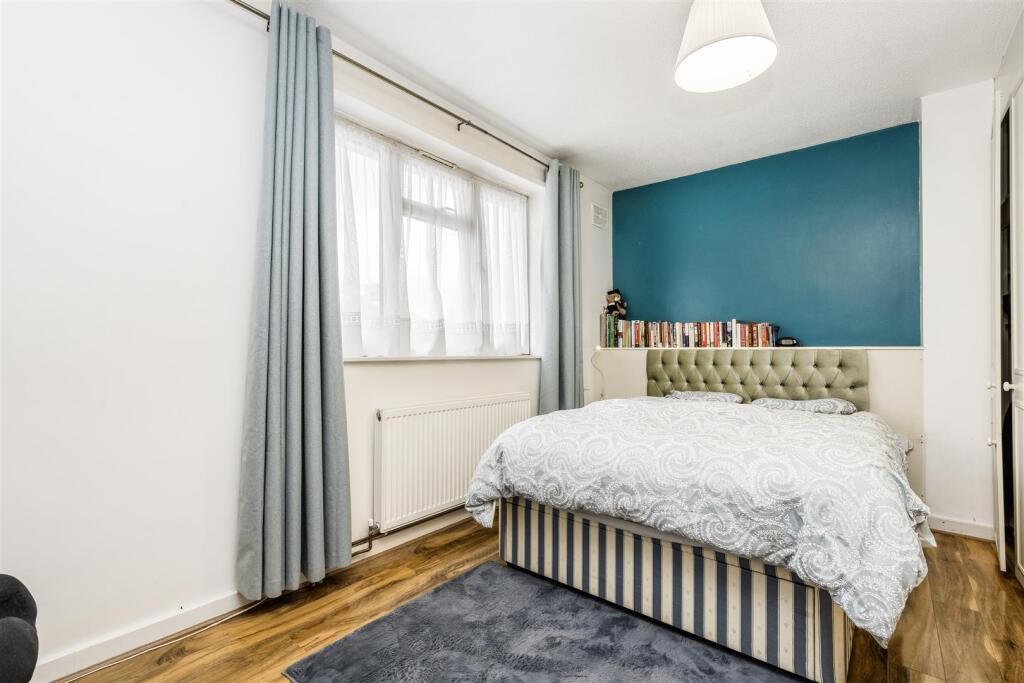 Davidson Frost-Wellings, DFW, Kenmore Road, Bed.jp