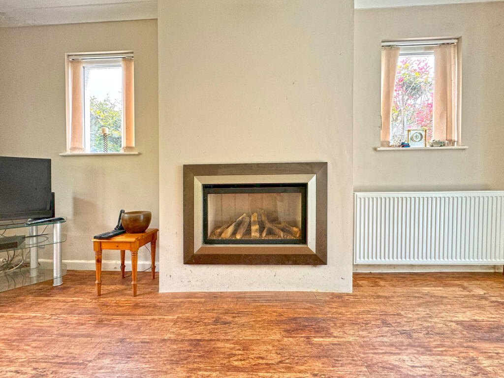 6_lounge fire place