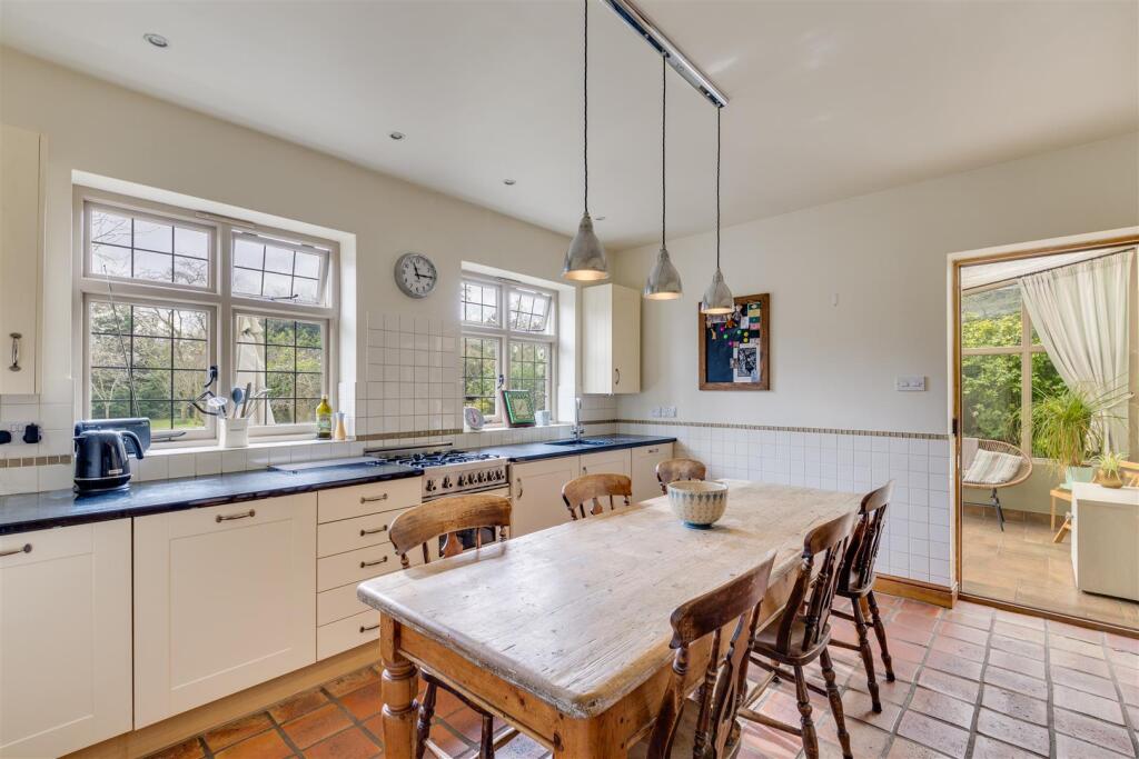 Nevells Road 225-26.jpg