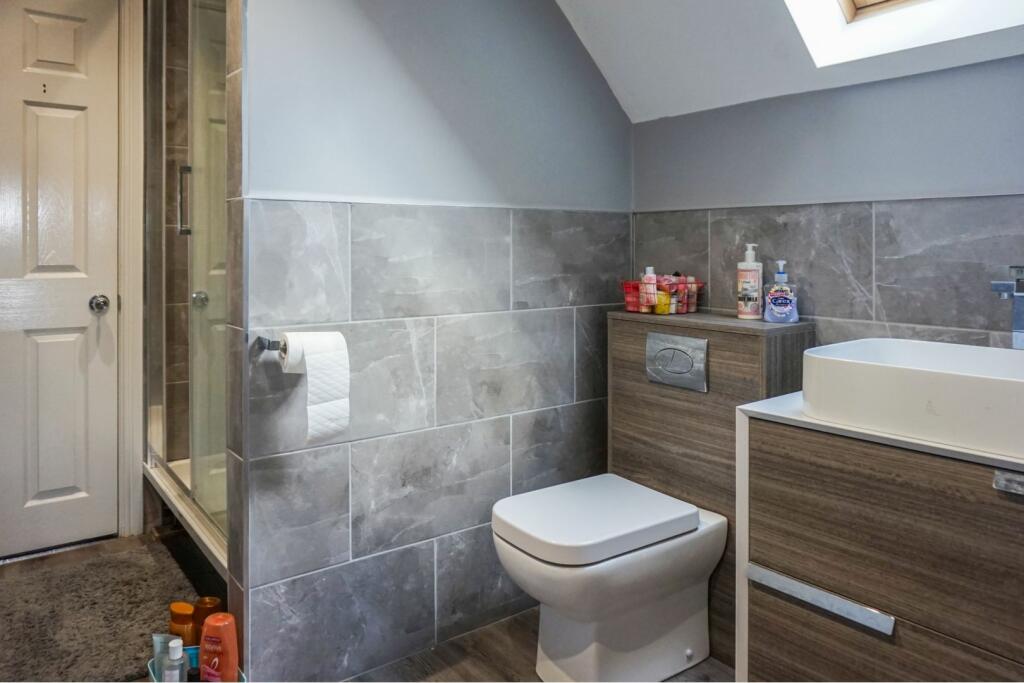 Jack &amp; Jill Bathroom