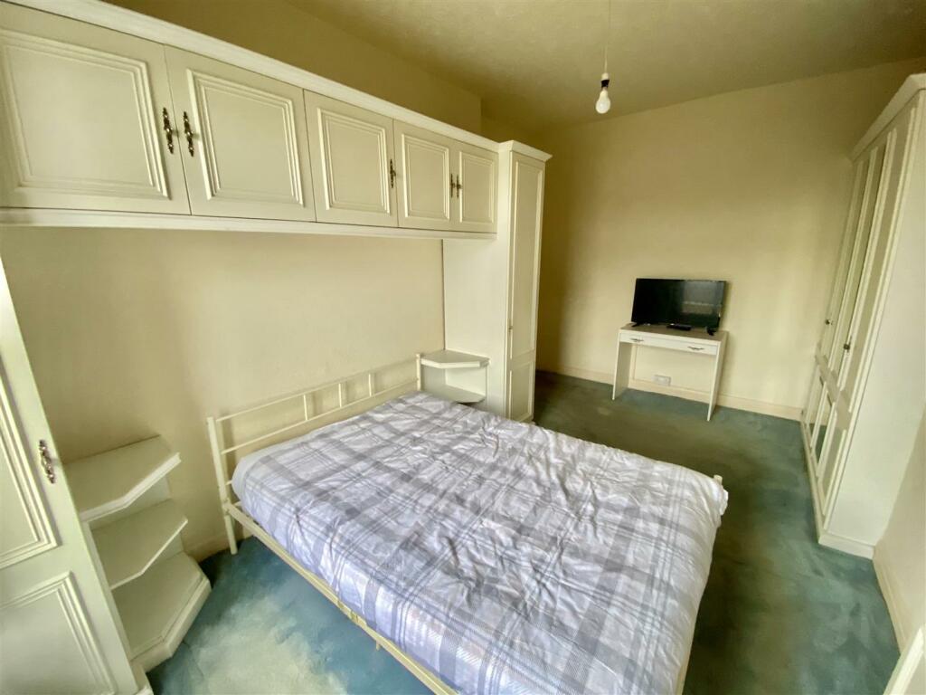 Bramleys Estate Agents - Shillbank - Mirfield (12)