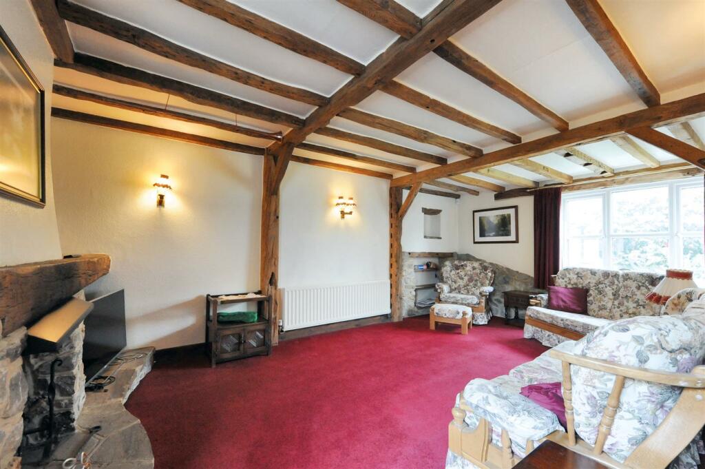 Living Room.JPG
