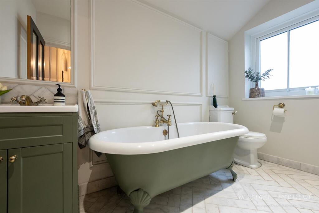 80 Ewesley Road-25.jpg