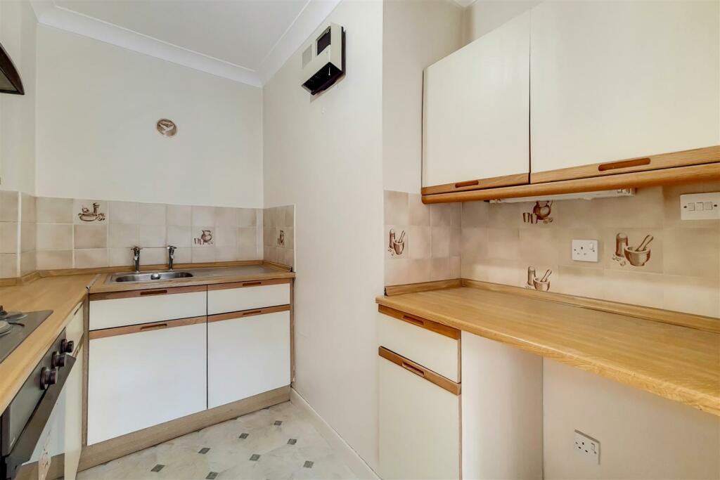 3_Kitchen-0.jpg