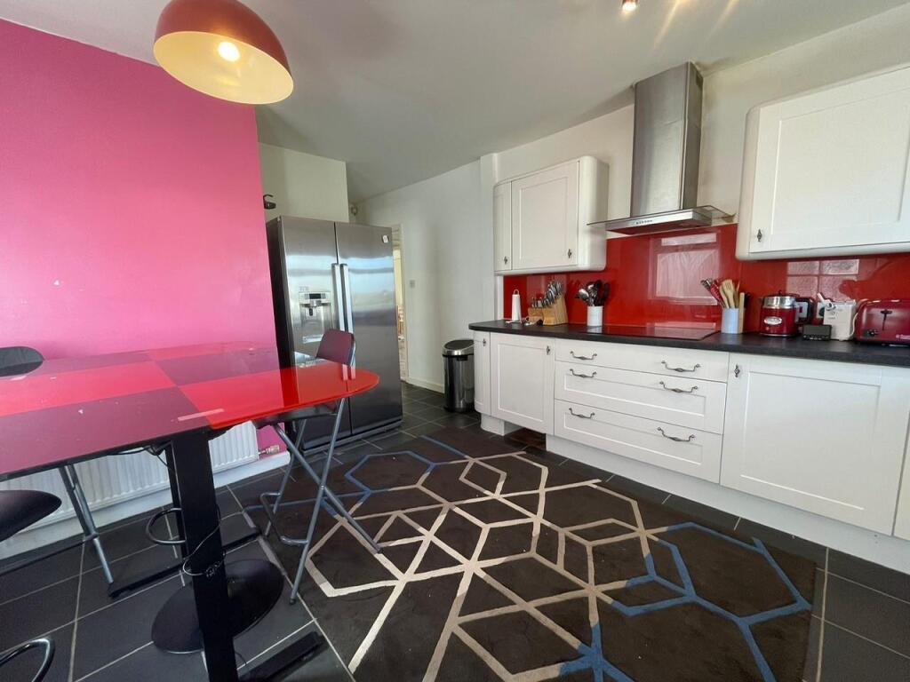 Kitchen 3.jpg