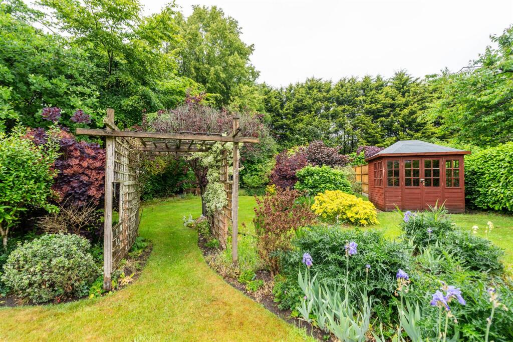 67A Hampton Lane_33.jpg