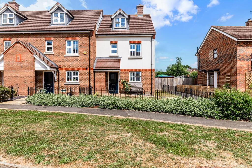 FIELDOAKS WAY (5).jpg