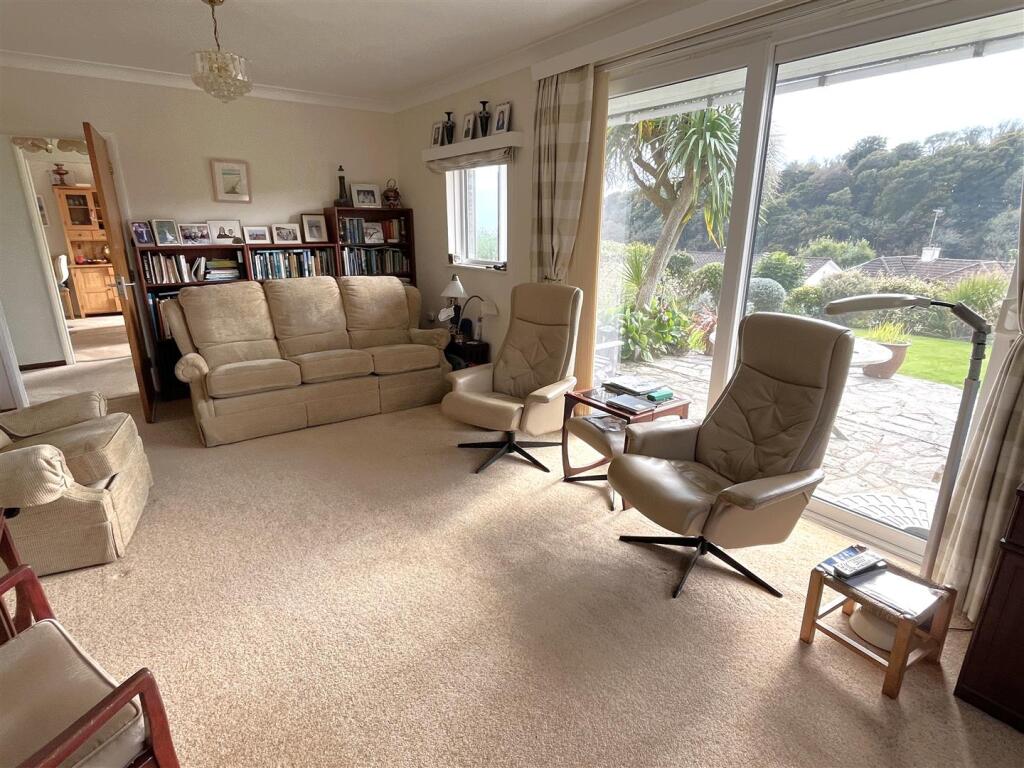 sitting room.JPG