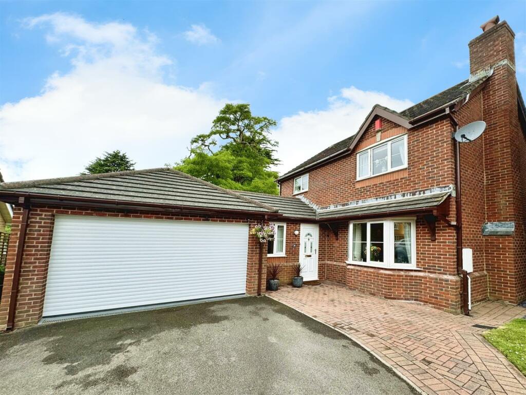 26 Martin Close