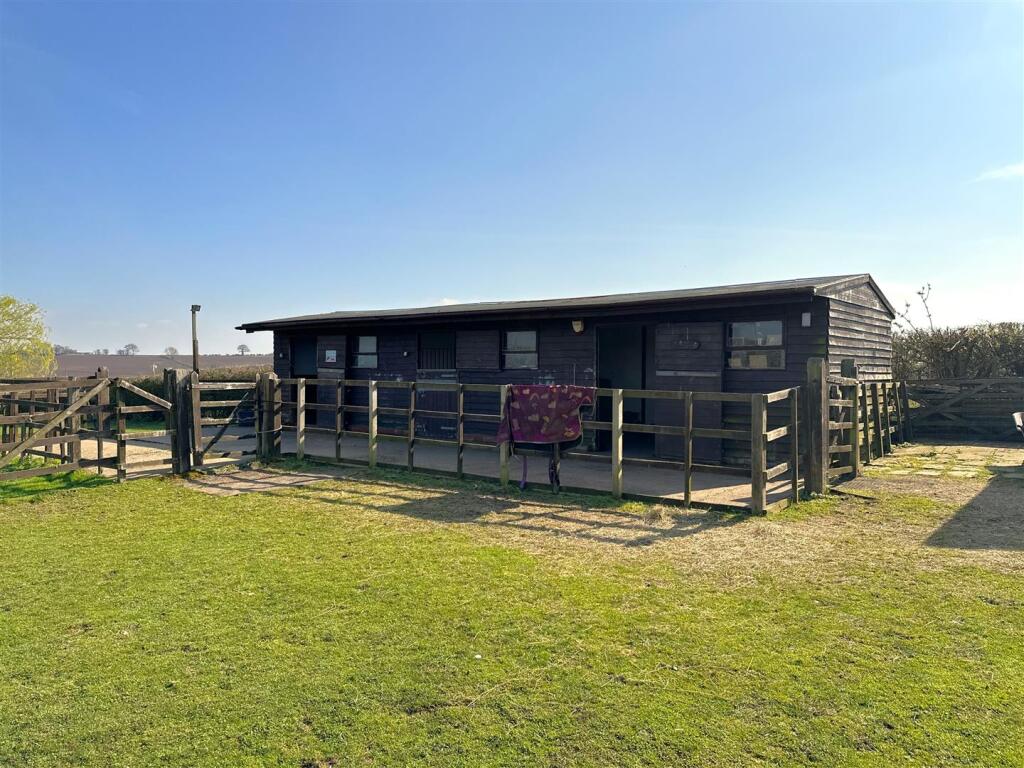 Detached Stable Block 600