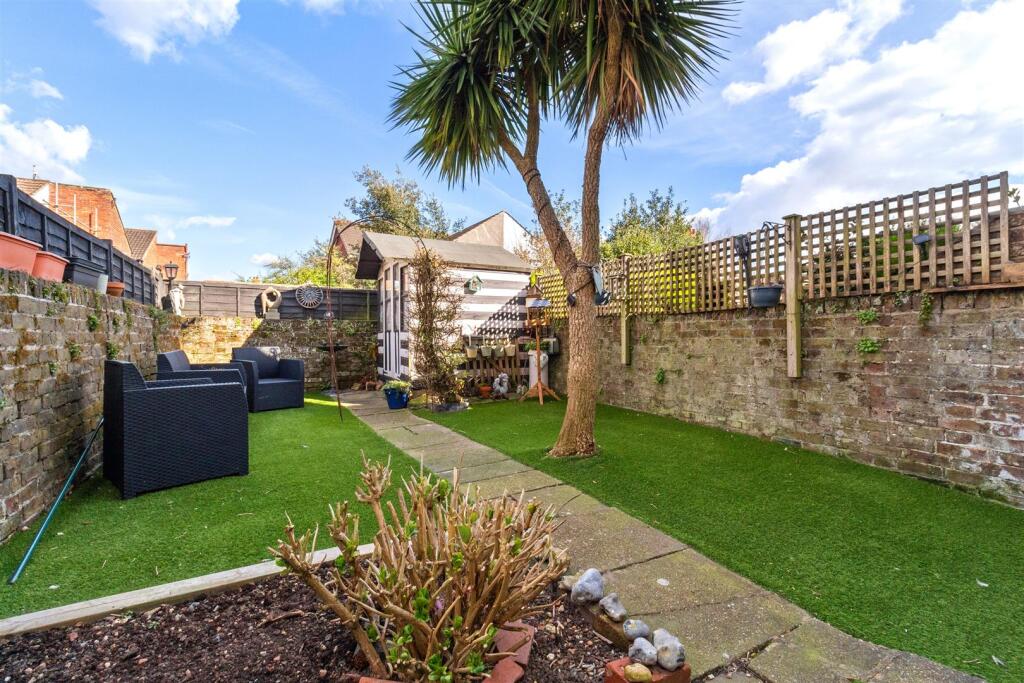 Harrow Road, 36-019.jpg