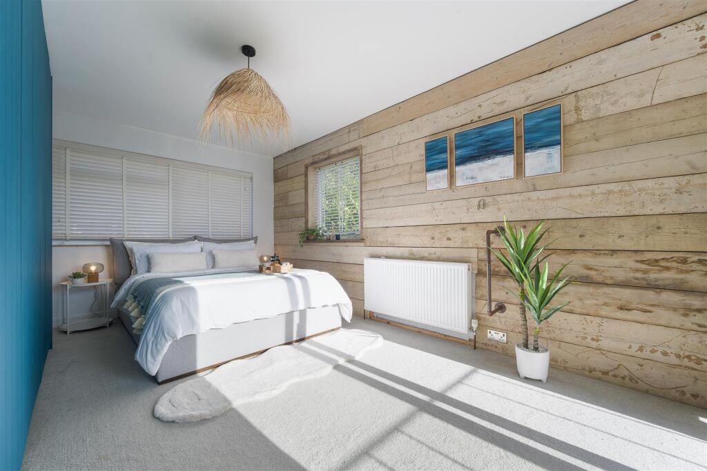 1 Dudsbury Court-2.jpg