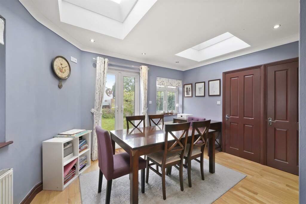 16 Danemead Grove - pSkZcrjaLw0cFivMT7YN.jpg