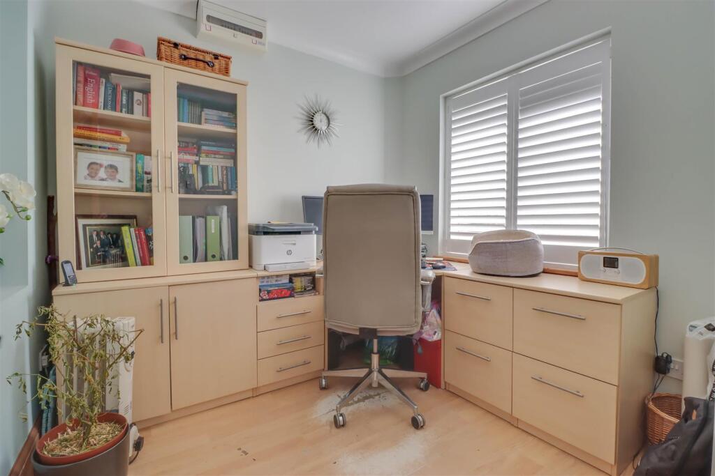 43 LINDON ROAD INSIDE-3.jpg